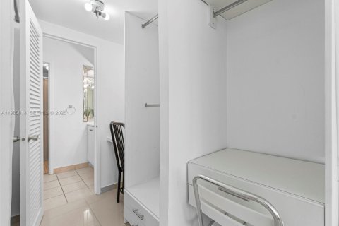Copropriété à vendre à Miami Beach, Floride: 48.31 m2 № 2297563 - photo 21