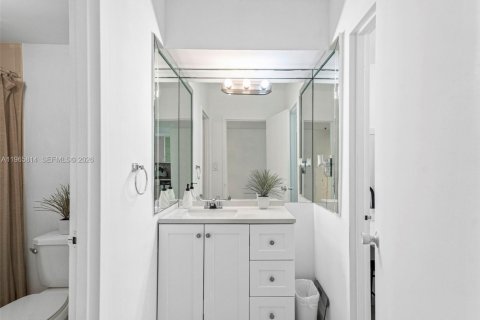 Copropriété à vendre à Miami Beach, Floride: 48.31 m2 № 2297563 - photo 18