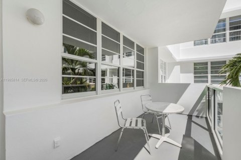 Copropriété à vendre à Miami Beach, Floride: 48.31 m2 № 2297563 - photo 8