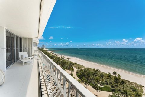 Copropriété à vendre à Bal Harbour, Floride: 3 chambres, 306.58 m2 № 1978058 - photo 25