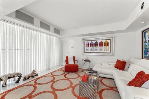 Copropriété à vendre à Bal Harbour, Floride: 3 chambres, 306.58 m2 № 1978058 - photo 22