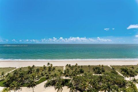 Copropriété à vendre à Bal Harbour, Floride: 3 chambres, 306.58 m2 № 1978058 - photo 24