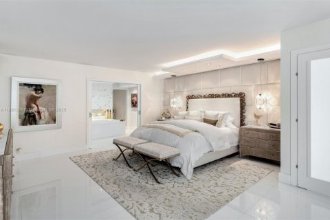 Copropriété à vendre à Bal Harbour, Floride: 3 chambres, 306.58 m2 № 1978058 - photo 14