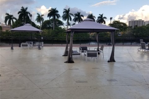 Condo in Aventura, Florida, 1 bedroom  № 1728575 - photo 27