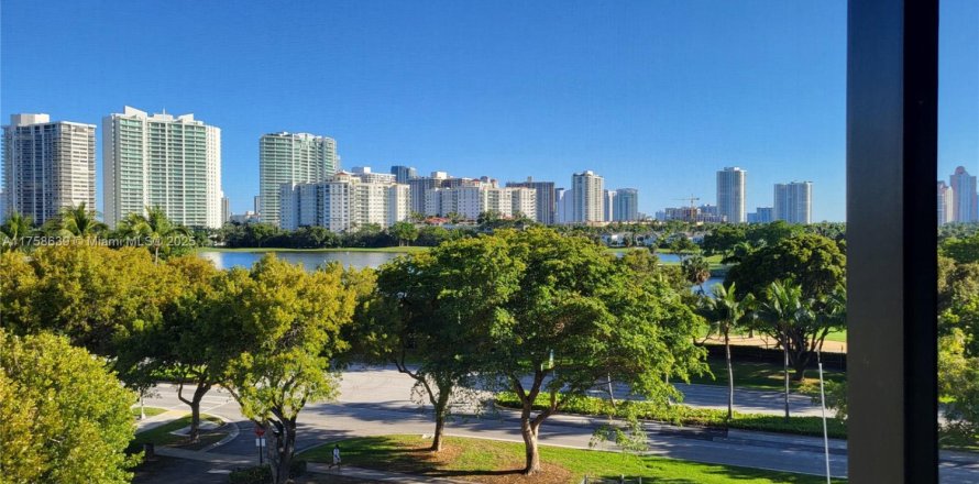 Condo in Aventura, Florida, 1 bedroom  № 1728575