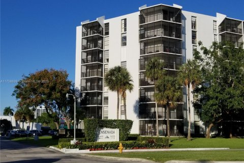 Condo in Aventura, Florida, 1 bedroom  № 1728575 - photo 4