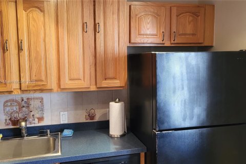 Condo in Aventura, Florida, 1 bedroom  № 1728575 - photo 16