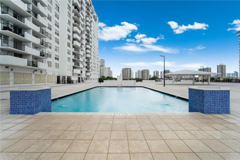 Condominio en venta en Aventura, Florida, 2 dormitorios, 99.68 m2 № 1861618 - foto 27