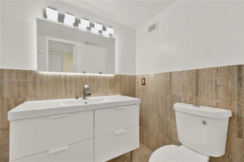 Condominio en venta en Aventura, Florida, 2 dormitorios, 99.68 m2 № 1861618 - foto 19