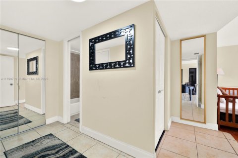 Condominio en venta en Aventura, Florida, 2 dormitorios, 99.68 m2 № 1861618 - foto 21