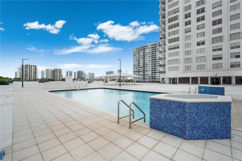Condominio en venta en Aventura, Florida, 2 dormitorios, 99.68 m2 № 1861618 - foto 28
