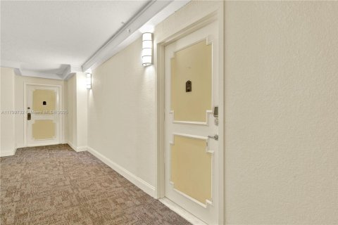 Condominio en venta en Aventura, Florida, 2 dormitorios, 99.68 m2 № 1861618 - foto 6