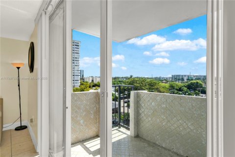 Condominio en venta en Aventura, Florida, 2 dormitorios, 99.68 m2 № 1861618 - foto 13