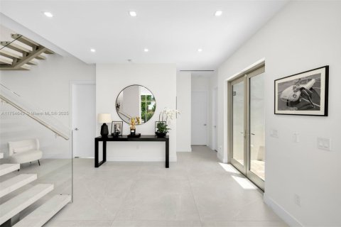 Villa ou maison à louer à Miami Beach, Floride: 5 chambres, 278.71 m2 № 1985273 - photo 10