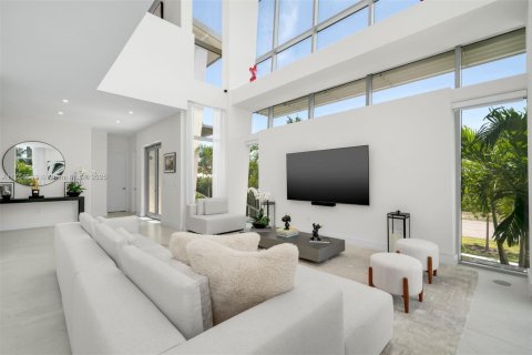 Villa ou maison à louer à Miami Beach, Floride: 5 chambres, 278.71 m2 № 1985273 - photo 12