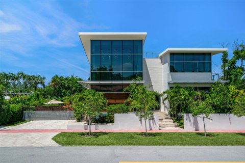 Villa ou maison à louer à Miami Beach, Floride: 5 chambres, 278.71 m2 № 1985273 - photo 2