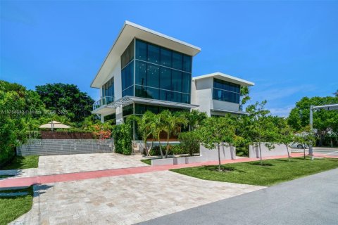 Villa ou maison à louer à Miami Beach, Floride: 5 chambres, 278.71 m2 № 1985273 - photo 6