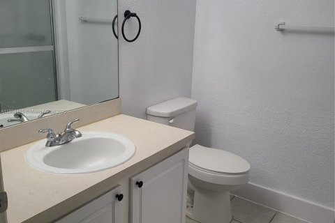 Condo in Pembroke Pines, Florida, 2 bedrooms  № 1871968 - photo 22