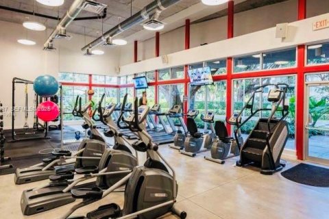 Condo in Miami, Florida, 2 bedrooms № 1985690 - photo 13