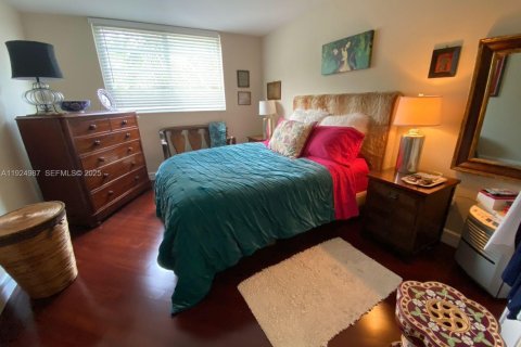 Condo in Miami, Florida, 2 bedrooms № 1985690 - photo 8