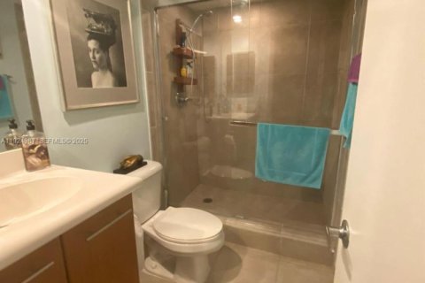 Condo in Miami, Florida, 2 bedrooms № 1985690 - photo 9