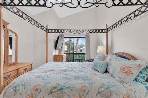Townhouse in New Smyrna Beach, Florida 2 bedrooms, 134.99 sq.m. № 2226400 - photo 18