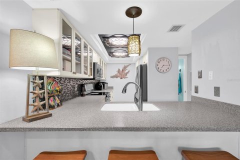 Townhouse in New Smyrna Beach, Florida 2 bedrooms, 134.99 sq.m. № 2226400 - photo 11