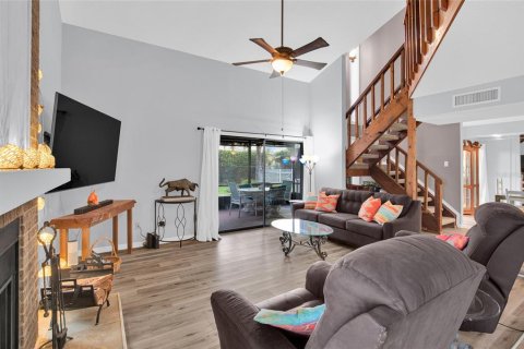 Townhouse in New Smyrna Beach, Florida 2 bedrooms, 134.99 sq.m. № 2226400 - photo 5