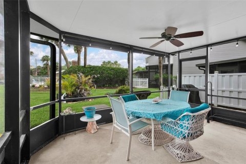 Townhouse in New Smyrna Beach, Florida 2 bedrooms, 134.99 sq.m. № 2226400 - photo 27