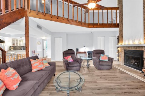 Townhouse in New Smyrna Beach, Florida 2 bedrooms, 134.99 sq.m. № 2226400 - photo 7