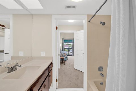 Townhouse in New Smyrna Beach, Florida 2 bedrooms, 134.99 sq.m. № 2226400 - photo 26