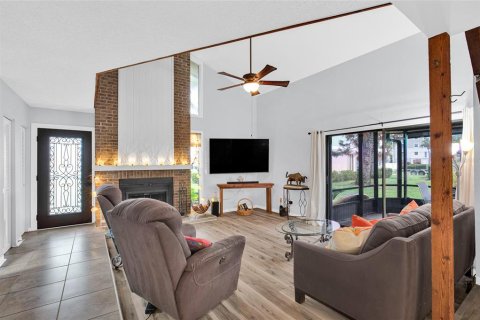 Townhouse in New Smyrna Beach, Florida 2 bedrooms, 134.99 sq.m. № 2226400 - photo 6