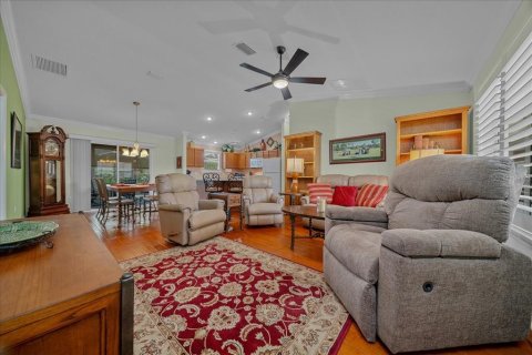House in The Villages, Florida 3 bedrooms, 129.32 sq.m. № 1904087 - photo 19