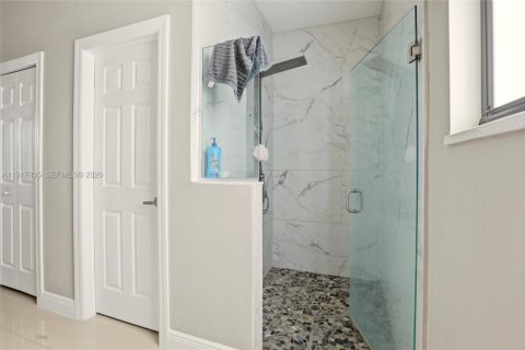 Casa en venta en Lehigh Acres, Florida, 3 dormitorios, 147.53 m2 № 2001702 - foto 24