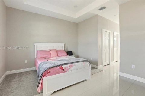 Casa en venta en Lehigh Acres, Florida, 3 dormitorios, 147.53 m2 № 2001702 - foto 18