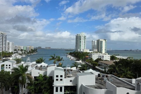 Condominio en venta en North Bay Village, Florida, 2 dormitorios, 116.22 m2 № 1993856 - foto 20