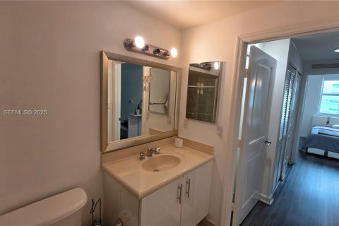 Condominio en venta en North Bay Village, Florida, 2 dormitorios, 116.22 m2 № 1993856 - foto 10