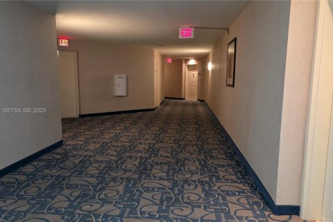 Condominio en venta en North Bay Village, Florida, 2 dormitorios, 116.22 m2 № 1993856 - foto 18