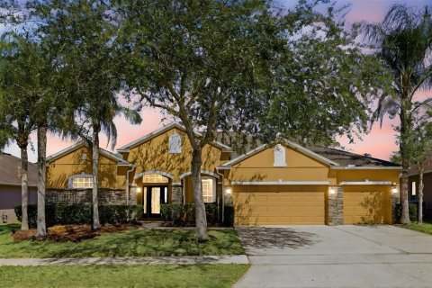 House in Orlando, Florida 5 bedrooms, 272.58 sq.m. № 2213670 - photo 2