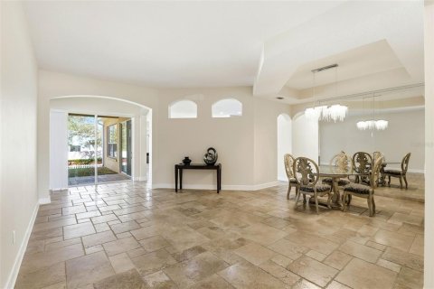 House in Orlando, Florida 5 bedrooms, 272.58 sq.m. № 2213670 - photo 11