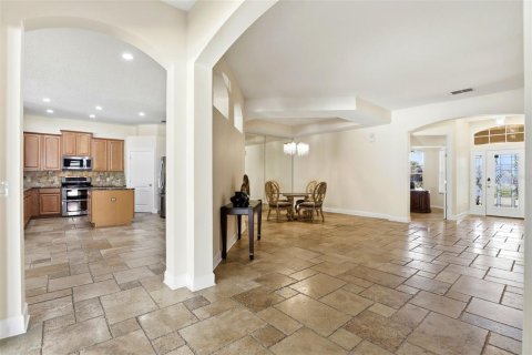 House in Orlando, Florida 5 bedrooms, 272.58 sq.m. № 2213670 - photo 12