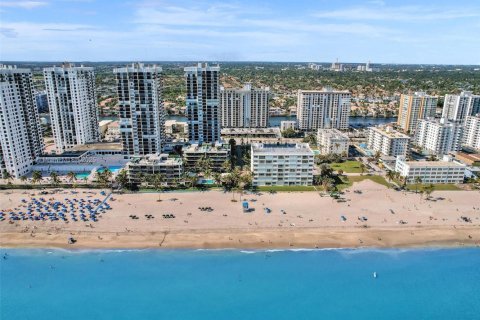 Condominio en venta en Hollywood, Florida, 2 dormitorios, 116.31 m2 № 1701851 - foto 23
