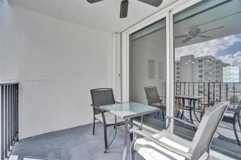 Condominio en venta en Hollywood, Florida, 2 dormitorios, 116.31 m2 № 1701851 - foto 19