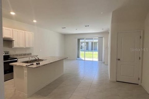 Townhouse in Davenport, Florida 3 bedrooms, 155.43 sq.m. № 1885764 - photo 5