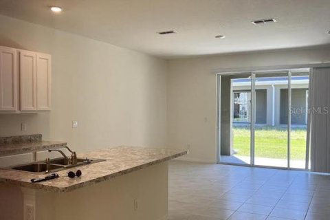 Townhouse in Davenport, Florida 3 bedrooms, 155.43 sq.m. № 1885764 - photo 4