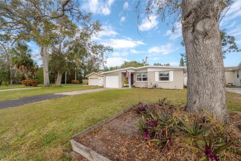House in Largo, Florida 2 bedrooms, 78.97 sq.m. № 1557957 - photo 4