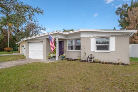 House in Largo, Florida 2 bedrooms, 78.97 sq.m. № 1557957 - photo 2