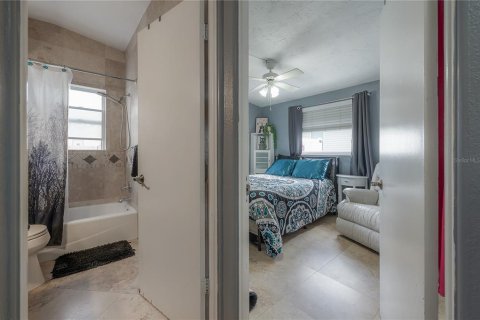 House in Largo, Florida 2 bedrooms, 78.97 sq.m. № 1557957 - photo 21