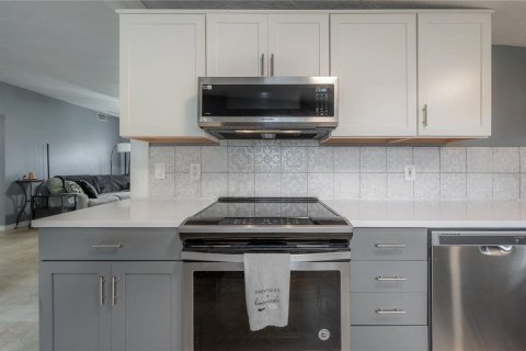House in Largo, Florida 2 bedrooms, 78.97 sq.m. № 1557957 - photo 15
