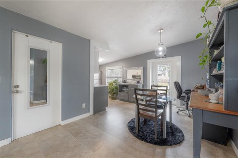 House in Largo, Florida 2 bedrooms, 78.97 sq.m. № 1557957 - photo 10